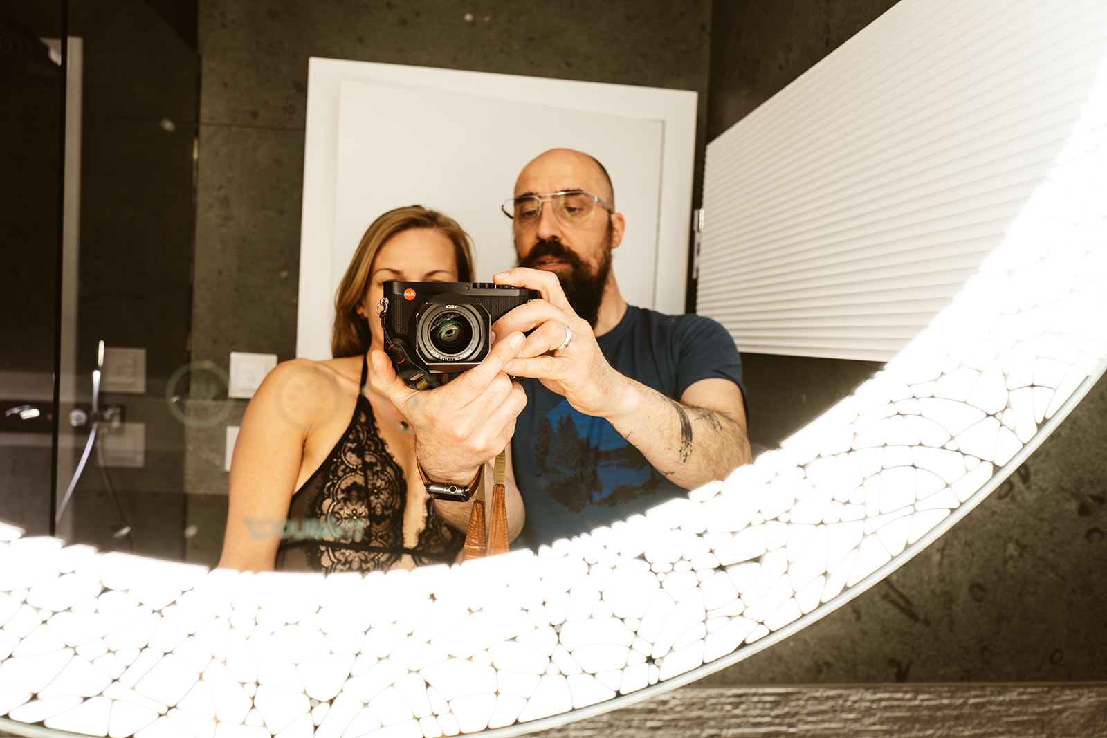 Gemeinsames Spiegelbild von Annika und Marc